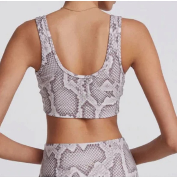 🎉QUICK SALE🎉Varley Let’s Move Kellam Bra - Picture 4 of 6